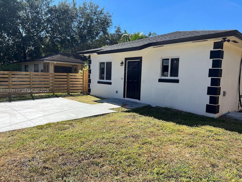 Exterior details and patio area of a home in , Miami (Image 5).