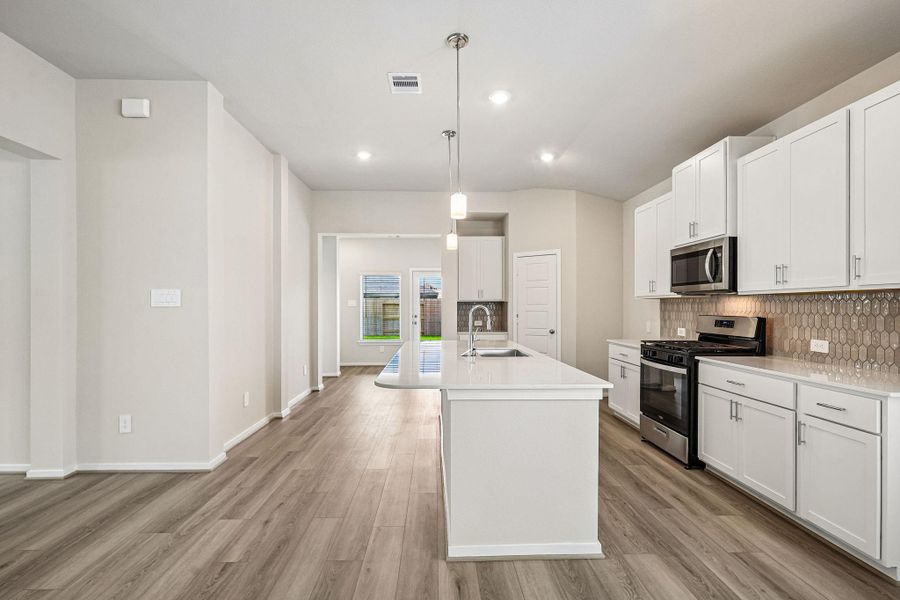 Photos are not of the actual home, but are photos of the builder home with same floorplan with similar interior finishes. Photos are not of the actual home, but are photos of the builder home with same floorplan with similar interior finishes.