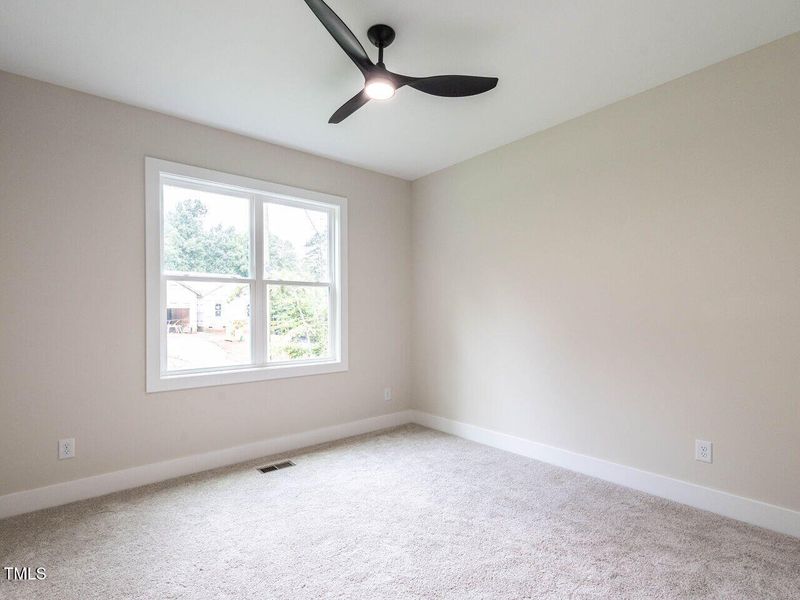 028-1280x960-bedroom