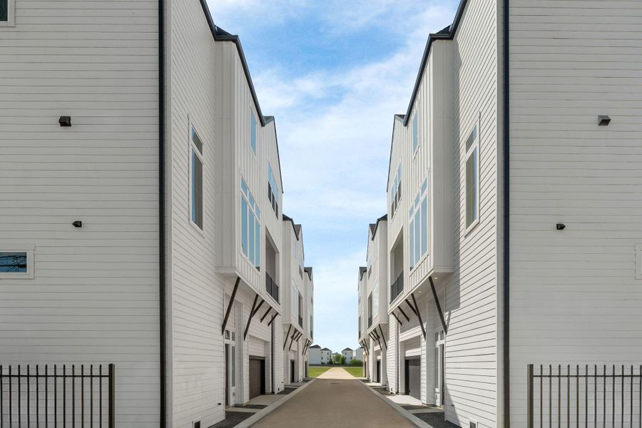 Exterior details and patio area of a home in , Houston (Image 20).