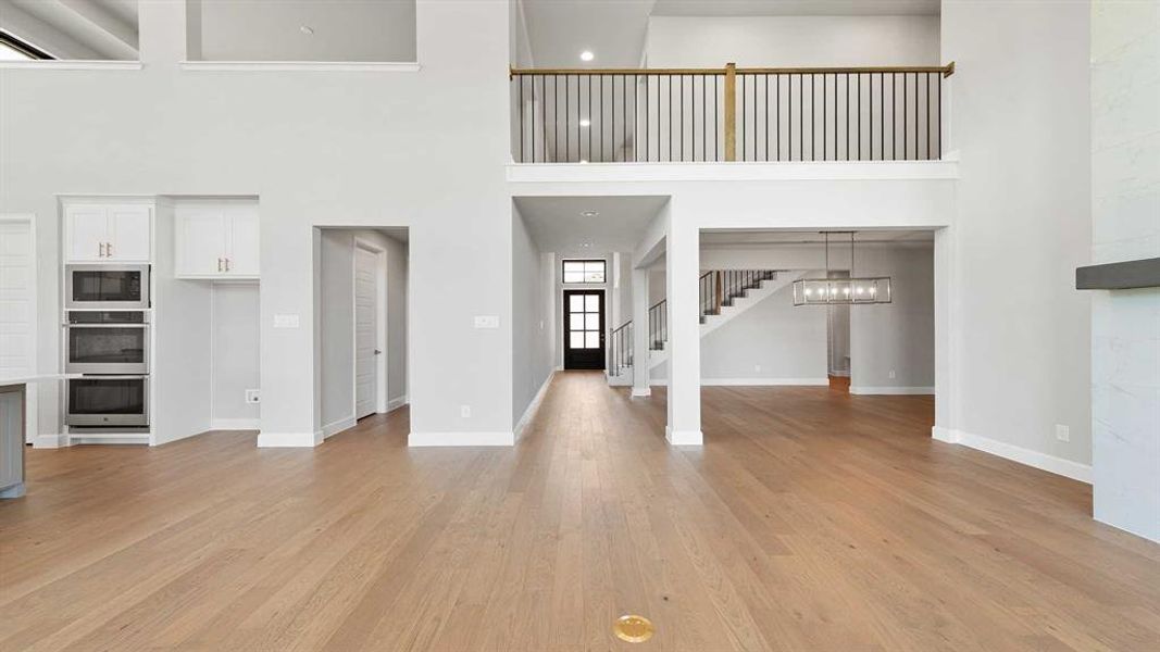 Spacious, unfurnished interior of a new home in Terraces 82'/100', Rockwall (Image 24).