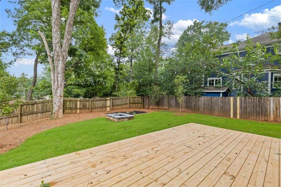 Exterior details and patio area of a home in , Atlanta (Image 22).