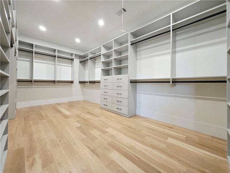 Spacious, unfurnished interior of a new home in , Atlanta (Image 25). Spacious, unfurnished interior of a new home in , Atlanta (Image 25).