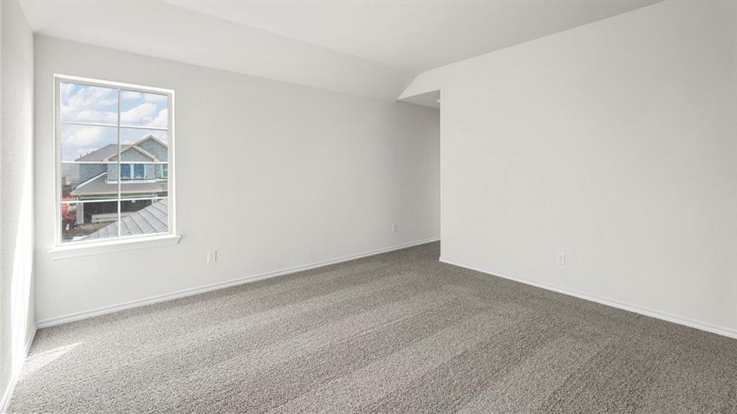 Spacious, unfurnished interior of a new home in Creekside Ranch, Blue Ridge (Image 25).