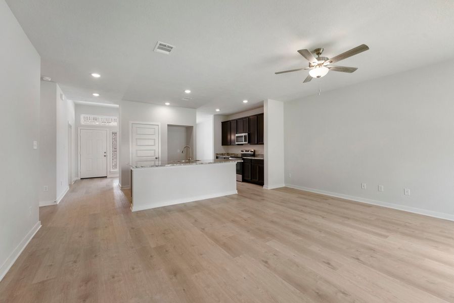Spacious, unfurnished interior of a new home in Rockbridge East, Huntsville (Image 7). Spacious, unfurnished interior of a new home in Rockbridge East, Huntsville (Image 7).