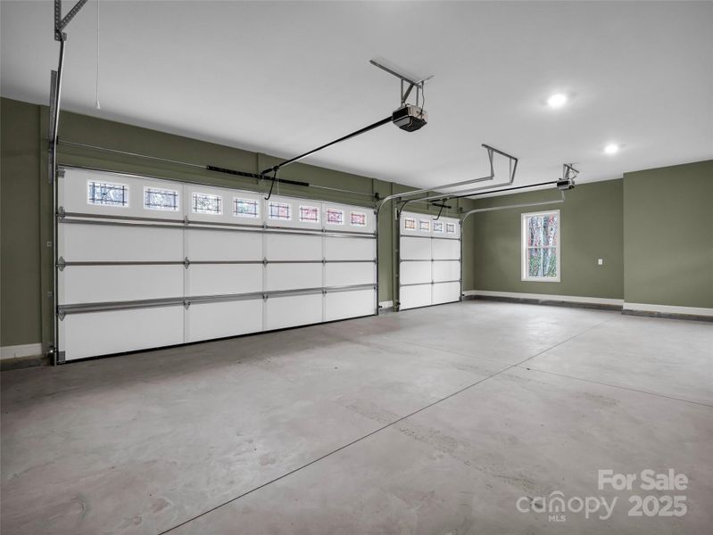 Spacious, unfurnished interior of a new home in , Rutherfordton (Image 14).