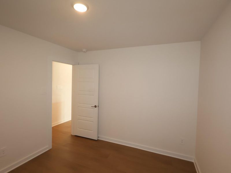 Spacious, unfurnished interior of a new home in Sorella, Tomball (Image 27).