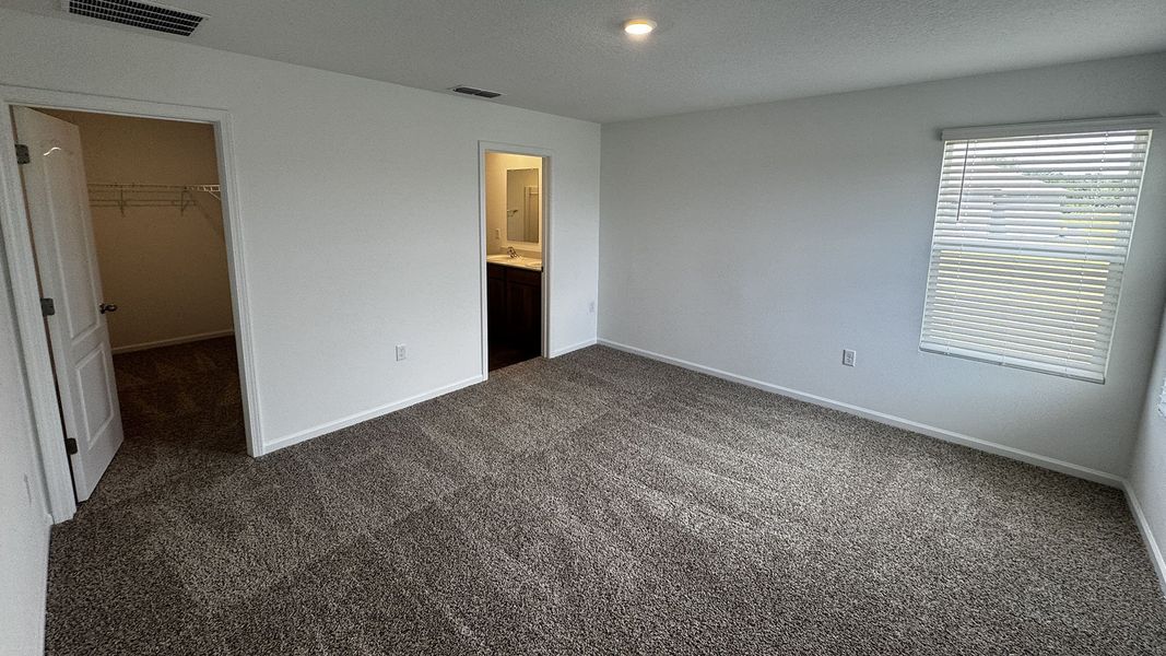 Spacious, unfurnished interior of a new home in The Arbors, Jacksonville (Image 19).