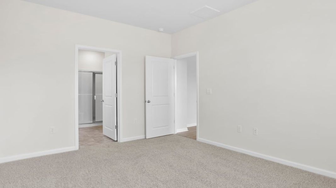 Spacious, unfurnished interior of a new home in Woodglen, Piedmont (Image 33).