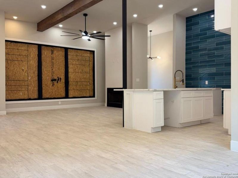 Spacious, unfurnished interior of a new home in , Canyon Lake (Image 6). Spacious, unfurnished interior of a new home in , Canyon Lake (Image 6).