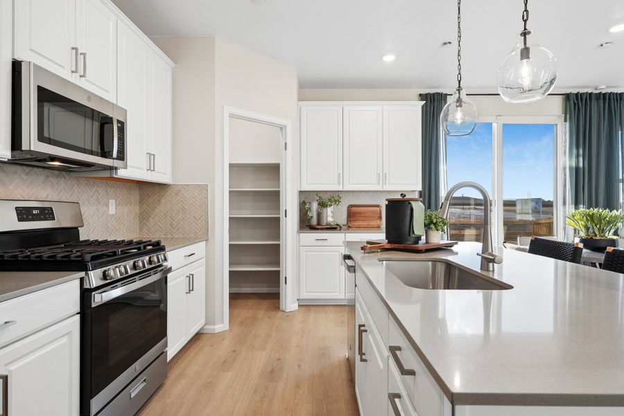 Representative furnished interior of a home built from the Summit by Taylor Morrison in Lake Bluff, Greeley (Image 17).