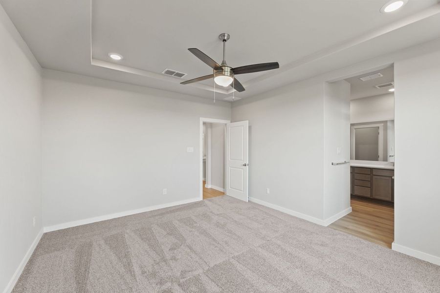 Spacious, unfurnished interior of a new home in Highland Ridge, New Braunfels (Image 21).