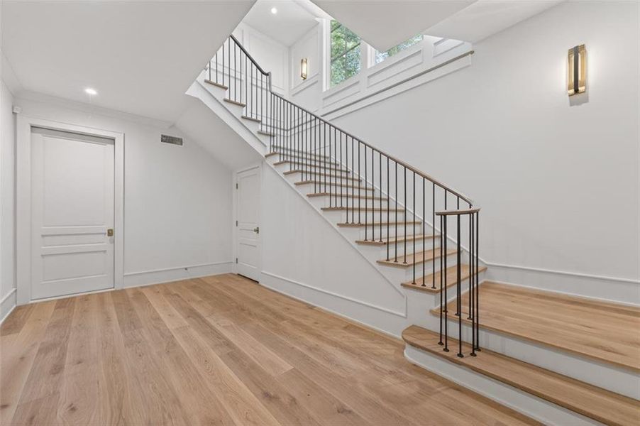 Spacious, unfurnished interior of a new home in , Atlanta (Image 40). Spacious, unfurnished interior of a new home in , Atlanta (Image 40).