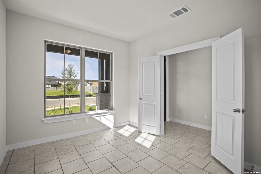 Spacious, unfurnished interior of a new home in Stillwater Ranch, San Antonio (Image 20).