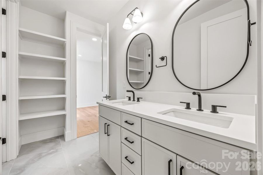 Jack and Jill bath between BR 2 and 3 Jack and Jill bath between BR 2 and 3