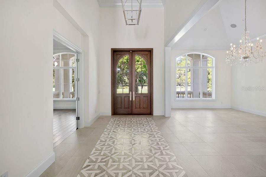 foyer / dining room