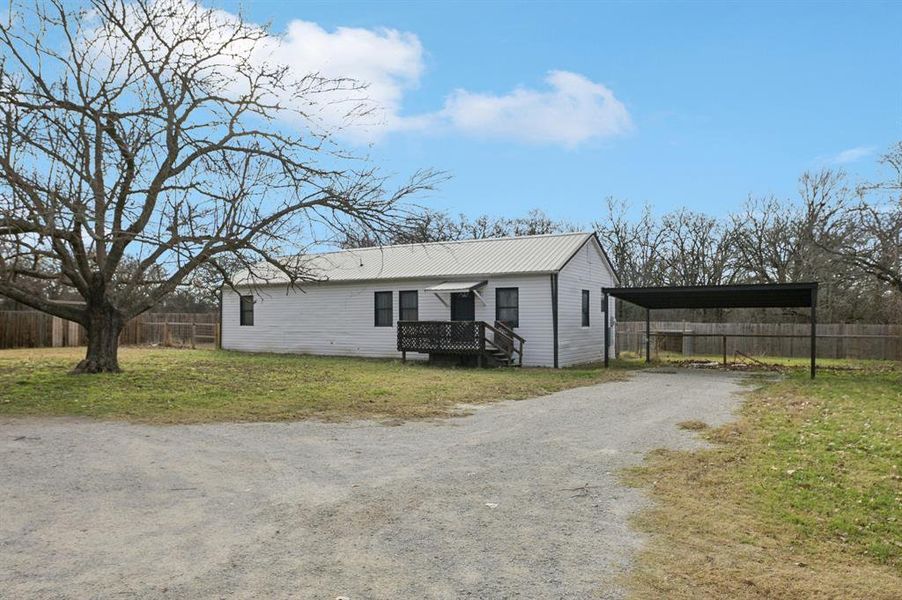 Exterior details and patio area of a home in , Weatherford (Image 21).
