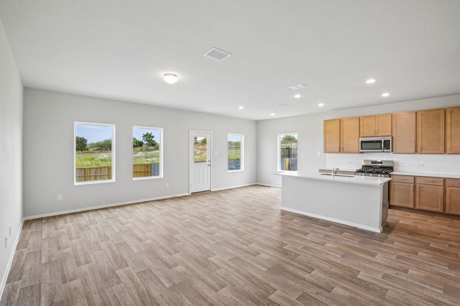 Spacious, unfurnished interior of a new home in Cloverleaf, Austin (Image 19). Spacious, unfurnished interior of a new home in Cloverleaf, Austin (Image 19).