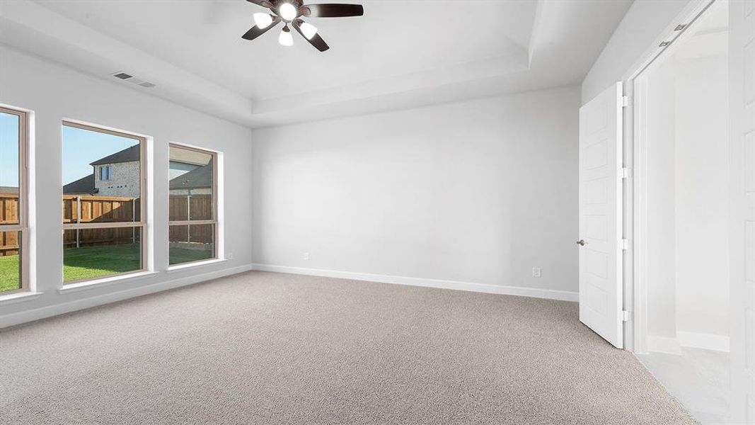 Spacious, unfurnished interior of a new home in Terraces 72', Rockwall (Image 18).