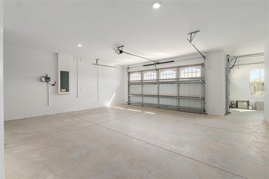 Spacious, unfurnished interior of a new home in , Ocala (Image 56).