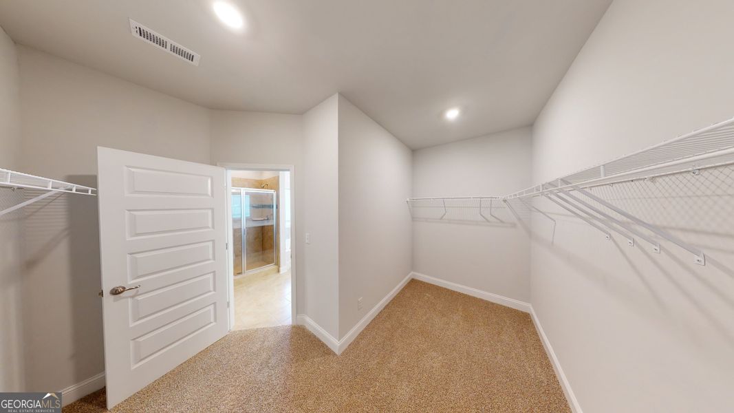 Spacious, unfurnished interior of a new home in Holliday Pass, Griffin (Image 31).