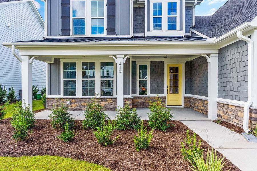 Representative exterior details of a home built from the The Chandler by RobuckHomes in Windwater, Hampstead (Image 26).