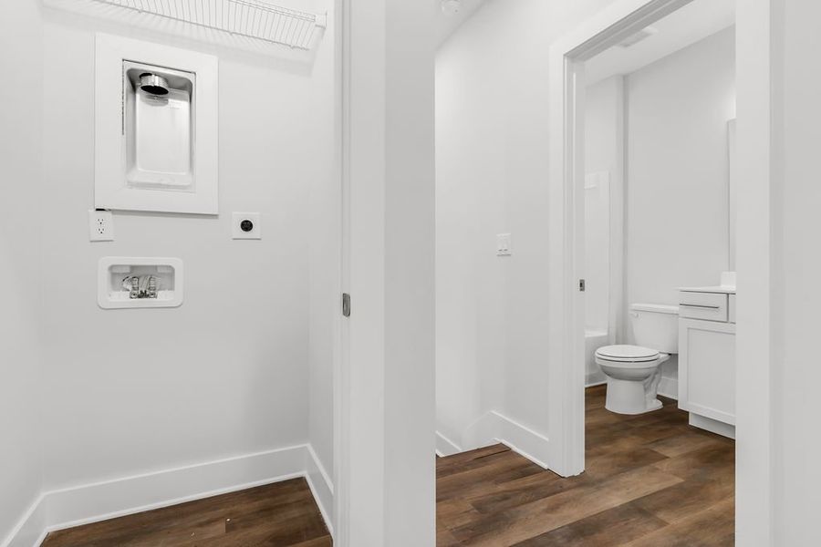 Spacious, unfurnished interior of a new home in Echo Park, Suwanee (Image 25).