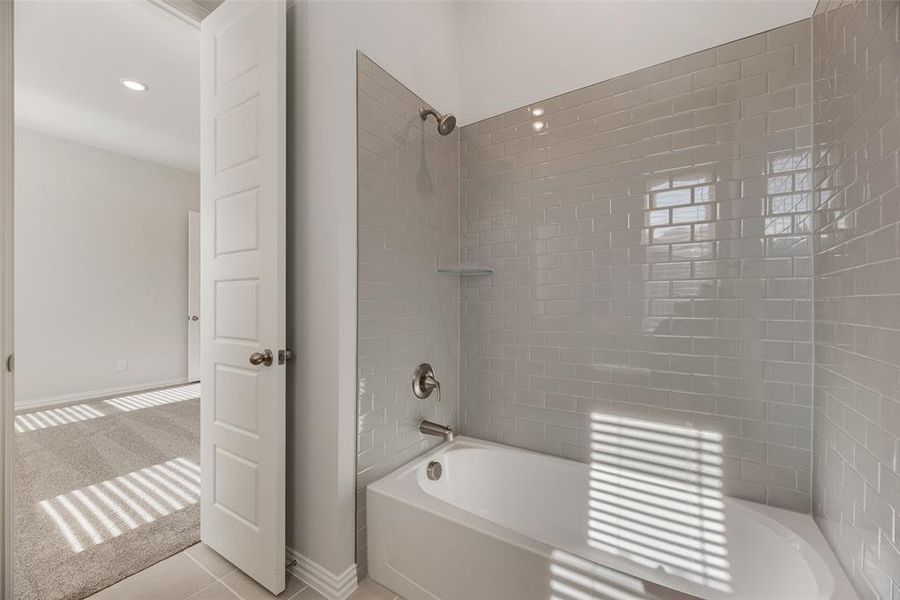 Furnished interior view inside a new home in Wade Settlement Townhomes, Frisco (Image 13).