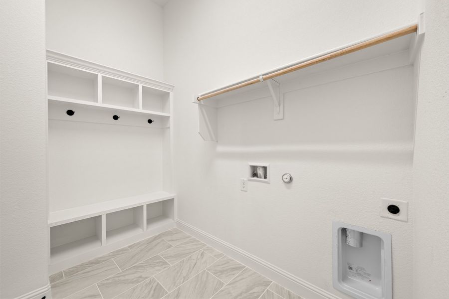 Spacious, unfurnished interior of a new home in Panchasarp Farms, Burleson (Image 14).