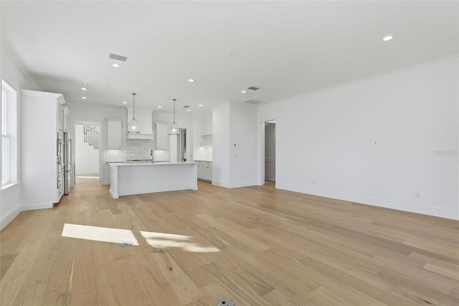Spacious, unfurnished interior of a new home in , Orlando (Image 28).