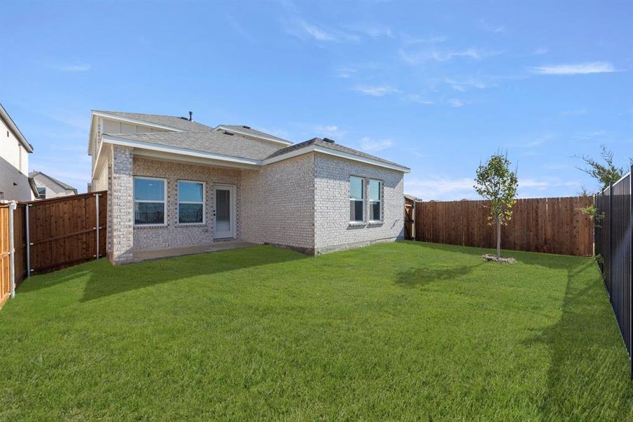 27. 701 Valley Pines - Back (2) 27. 701 Valley Pines - Back (2)