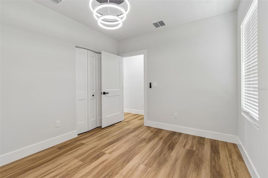 Spacious, unfurnished interior of a new home in , Tampa (Image 34).