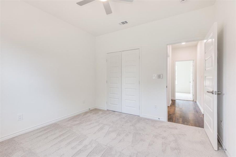 Spacious, unfurnished interior of a new home in , Granbury (Image 17).