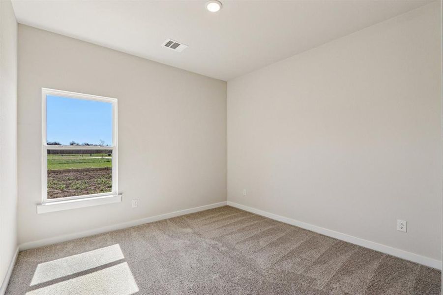 Spacious, unfurnished interior of a new home in Hickory Hill, Sherman (Image 20).