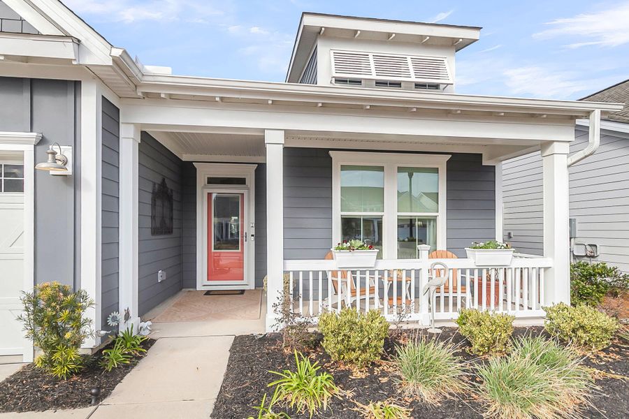 Exterior details and patio area of a home in , Summerville (Image 4).