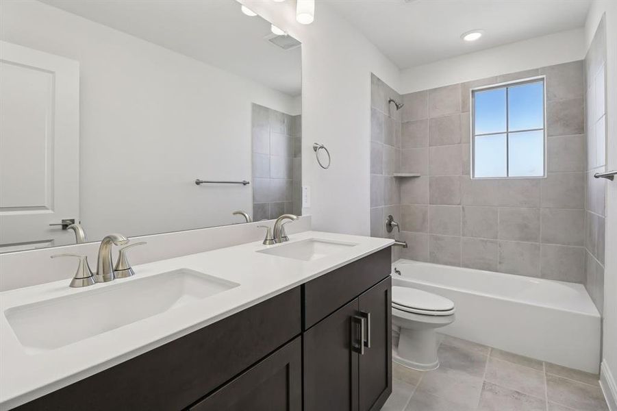 Furnished interior view inside a new home in Ashford Park - Texana Series, Corinth (Image 10).