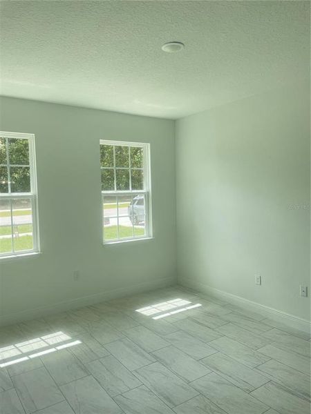Spacious, unfurnished interior of a new home in , Ocala (Image 20).