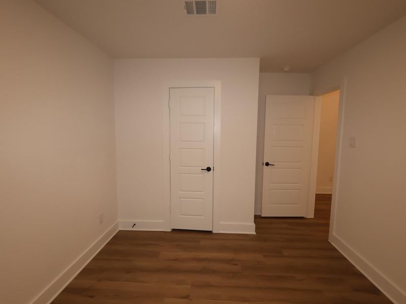 Spacious, unfurnished interior of a new home in Lago Mar, Santa Fe (Image 18).