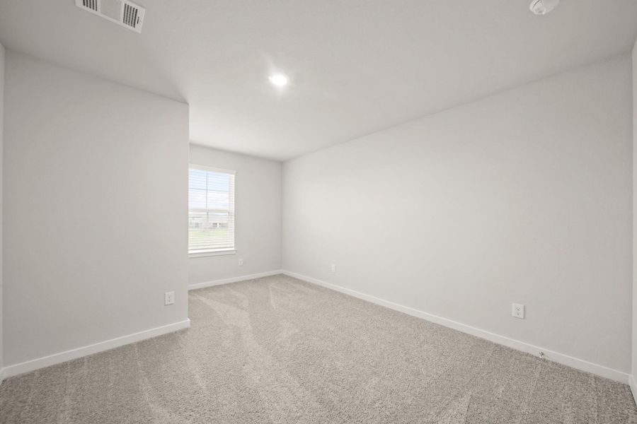 Spacious, unfurnished interior of a new home in Lago Mar, Texas City (Image 16).