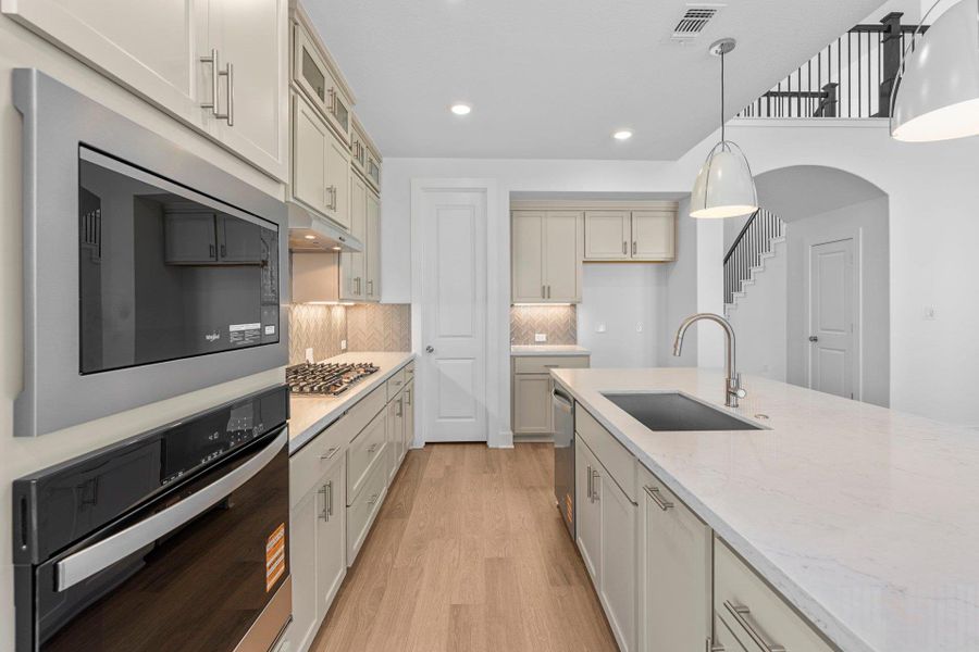 Stunning finishes in Light & Bright Kitchen