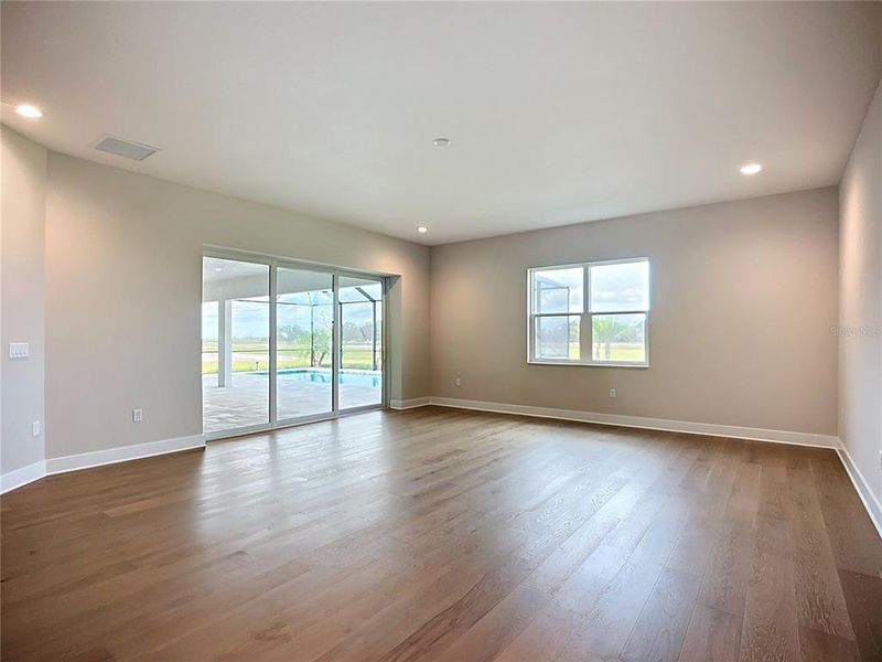 Spacious, unfurnished interior of a new home in Hampton Lakes, Sarasota (Image 24). Spacious, unfurnished interior of a new home in Hampton Lakes, Sarasota (Image 24).