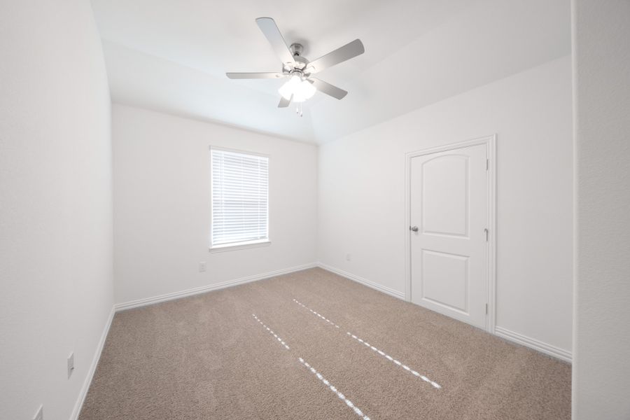 Spacious, unfurnished interior of a new home in Verandah, Royse City (Image 24).