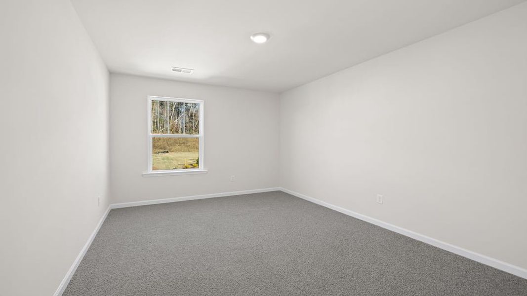 Spacious, unfurnished interior of a new home in Cloverdale Hills, Piedmont (Image 25).