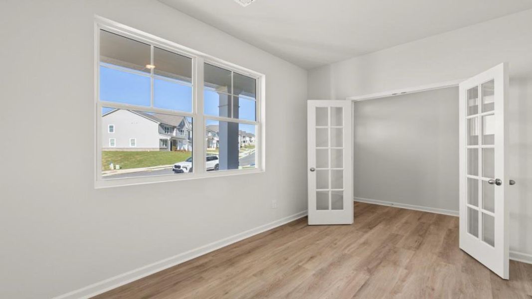 Spacious, unfurnished interior of a new home in , Dallas (Image 10).