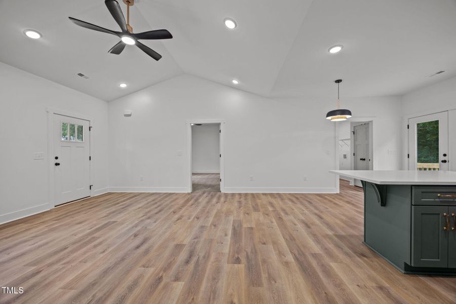 30-web-or-mls-IMG_6023 30-web-or-mls-IMG_6023