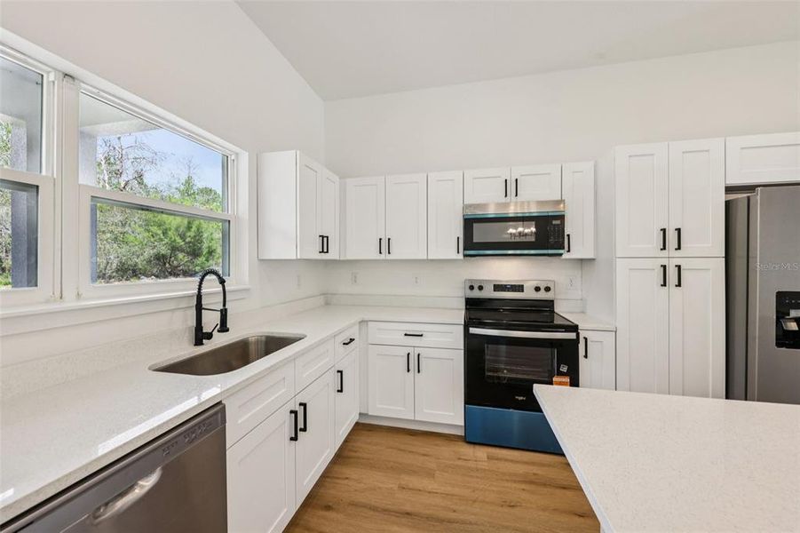 Furnished interior view inside a new home in , Ocklawaha (Image 10).