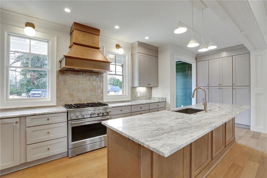 Furnished interior view inside a new home in , Gainesville (Image 9).