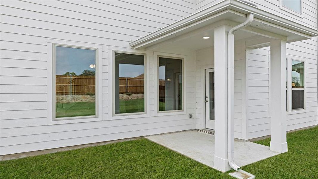 25. 1712 Edgeway - Patio