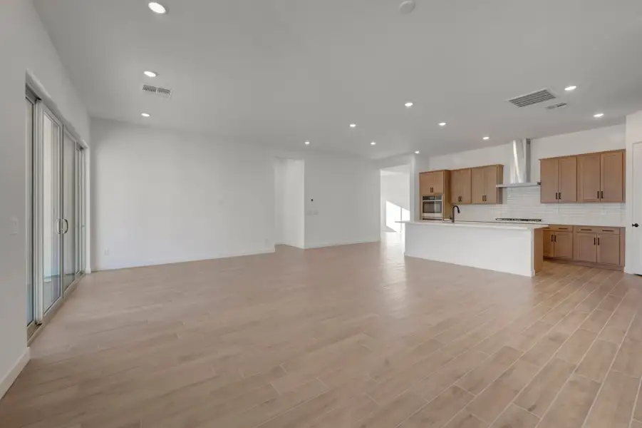 Spacious, unfurnished interior of a new home in Soleo, San Tan Valley (Image 20). Spacious, unfurnished interior of a new home in Soleo, San Tan Valley (Image 20).