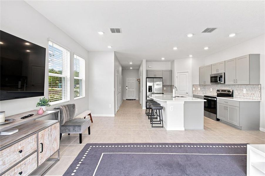 Furnished interior view inside a new home in , Kissimmee (Image 10).
